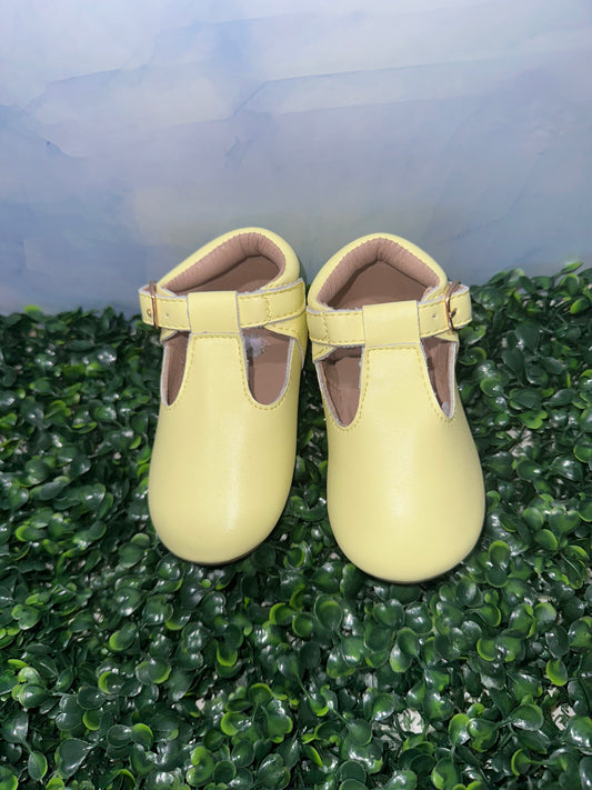 Iris Flats Pastel Yellow