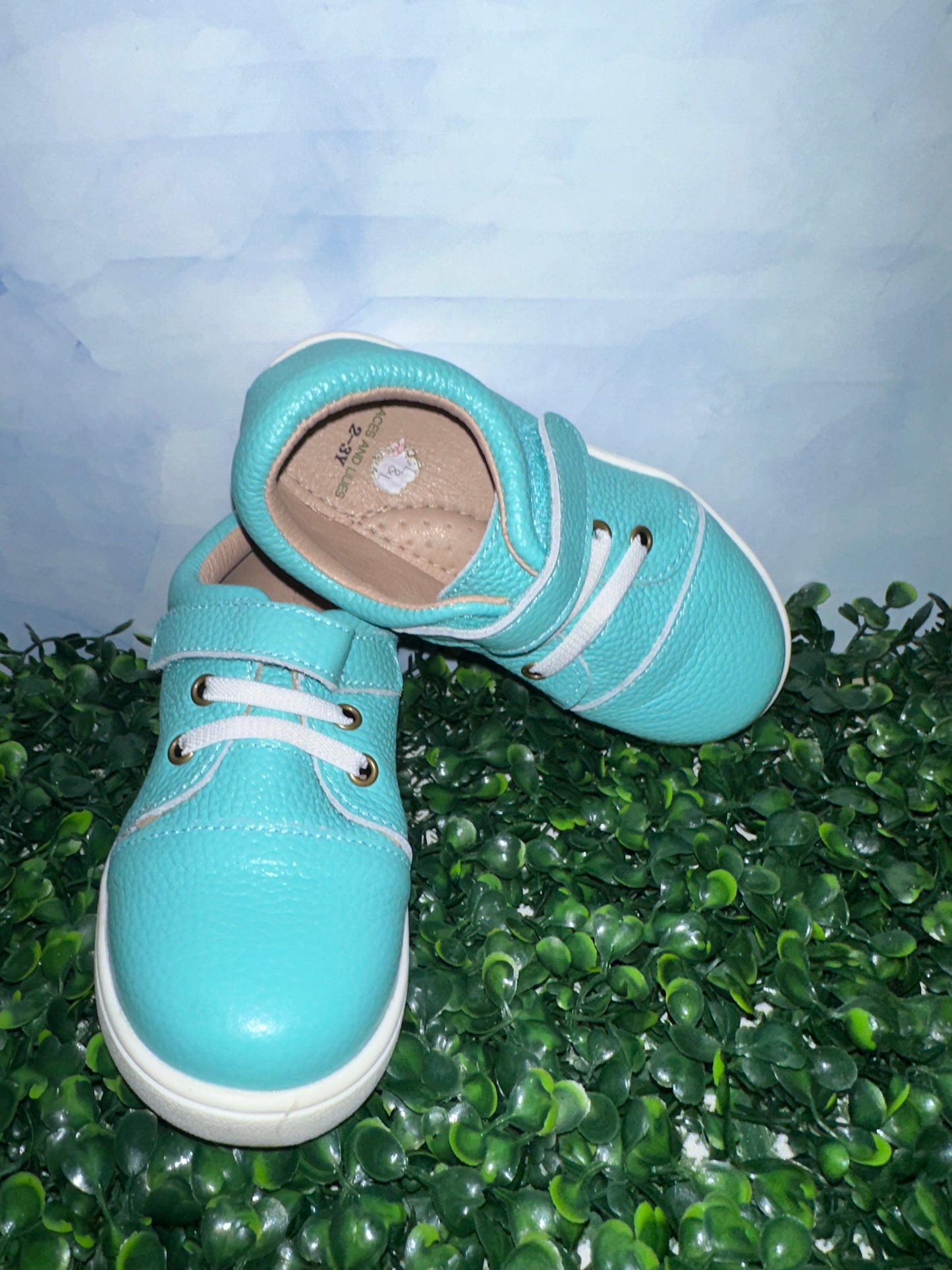 Clover Sneakers Tiffany Blue