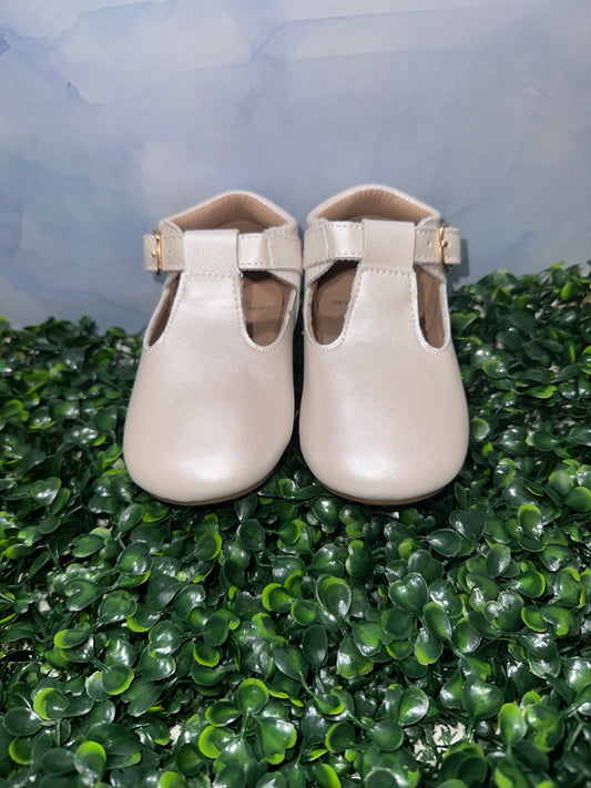 Iris Flats Pastel Pearl White